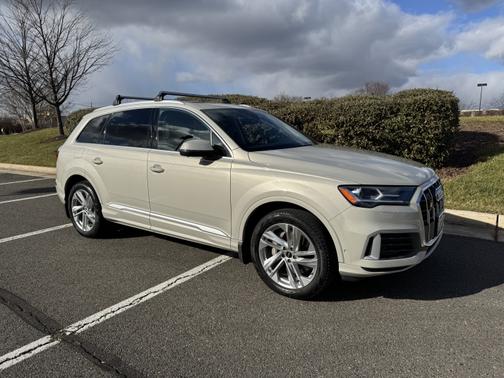 2021 Audi Q7 45 Premium Plus