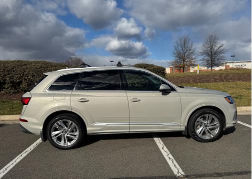 2021 Audi Q7 45 Premium Plus