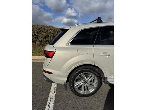 2021 Audi Q7 45 Premium Plus