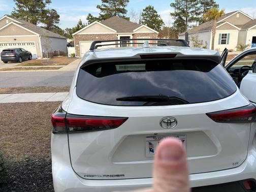 White 2021 Toyota Highlander LE