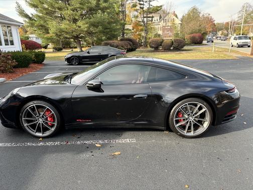 2021 Porsche 911 Carrera