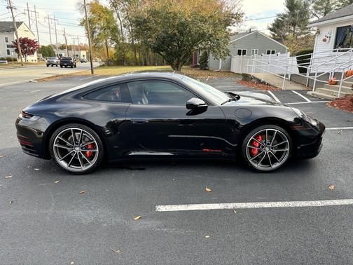 2021 Porsche 911 Carrera