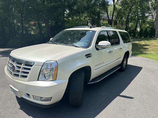 White 2007 Cadillac Escalade ESV Base