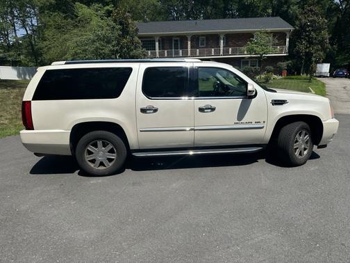 White 2007 Cadillac Escalade ESV Base
