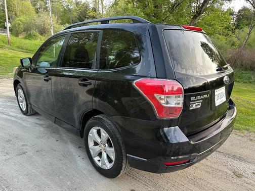 Black 2015 Subaru Forester 2.5i Premium
