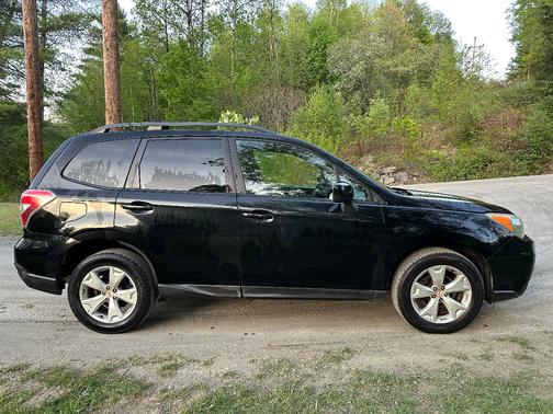 Black 2015 Subaru Forester 2.5i Premium
