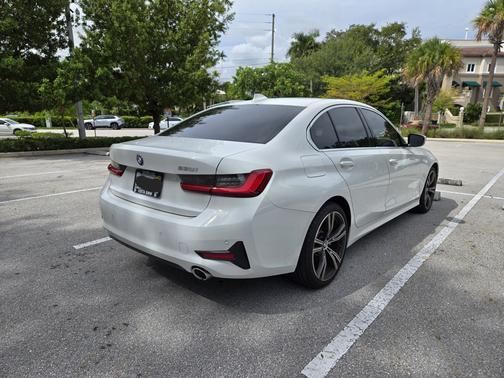 2020 BMW 330 i