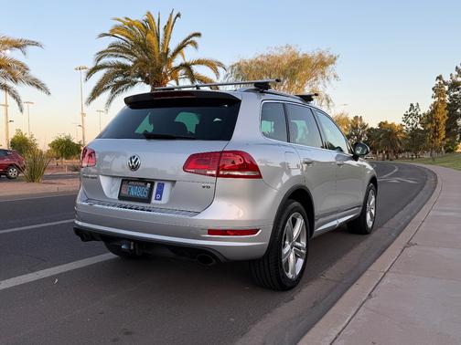 Silver 2014 Volkswagen Touareg 3.6L R-Line