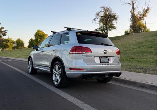 Silver 2014 Volkswagen Touareg 3.6L R-Line