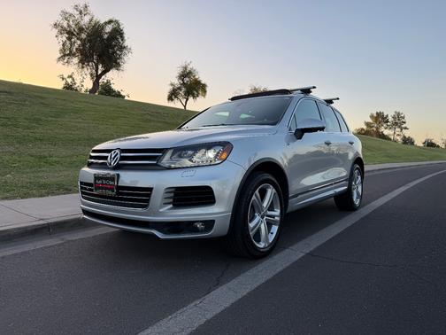 Silver 2014 Volkswagen Touareg 3.6L R-Line