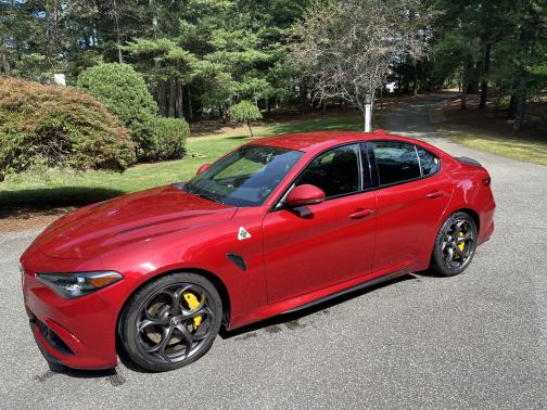 2017 Alfa Romeo Giulia Quadrifoglio