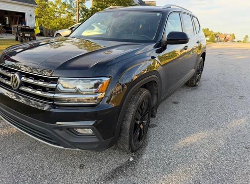 Black 2019 Volkswagen Atlas 3.6L SE w/Technology