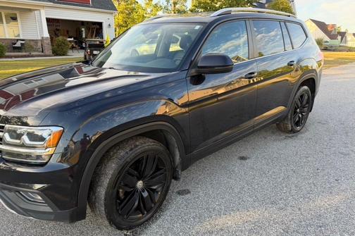 Black 2019 Volkswagen Atlas 3.6L SE w/Technology
