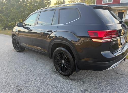 Black 2019 Volkswagen Atlas 3.6L SE w/Technology