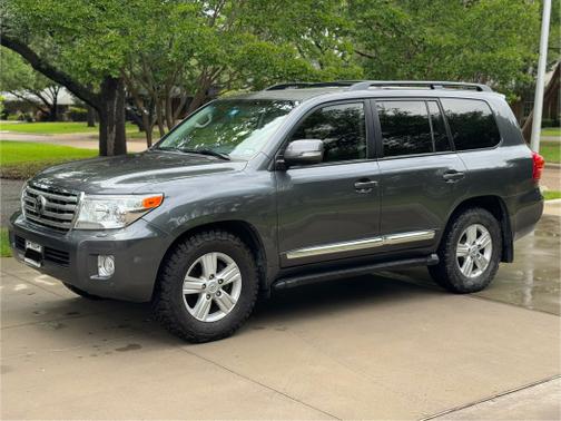 2015 Toyota Land Cruiser Base