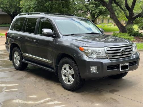 2015 Toyota Land Cruiser Base