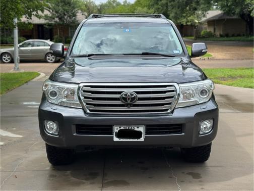 2015 Toyota Land Cruiser Base