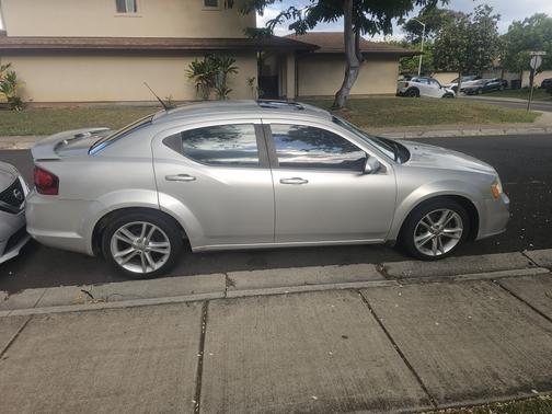 Gray 2011 Dodge Avenger Heat