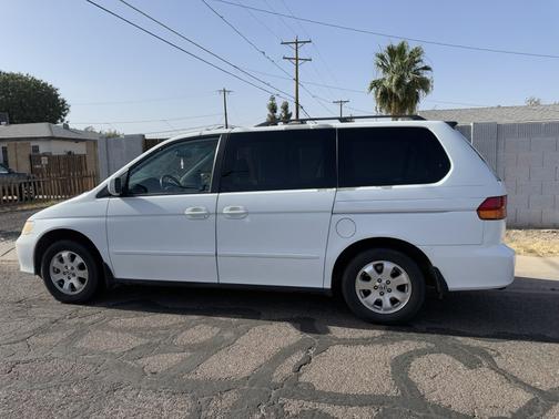 White 2004 Honda Odyssey EX