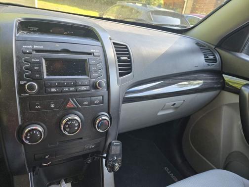 2011 Kia Sorento LX