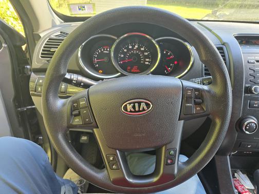 2011 Kia Sorento LX