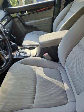 2011 Kia Sorento LX