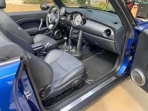 2006 MINI Cooper Base