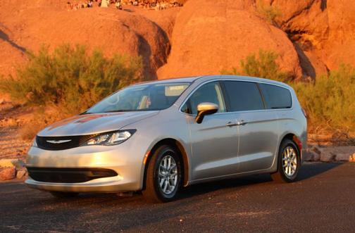 2022 Chrysler Voyager LX
