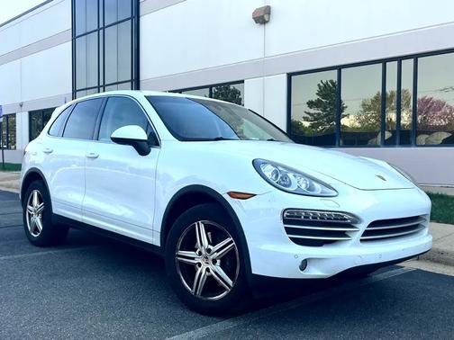 2014 Porsche Cayenne Cayenne Platinum Edition