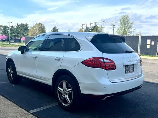 2014 Porsche Cayenne Cayenne Platinum Edition