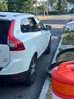 White 2013 Volvo XC60 T6 R-Design Platinum