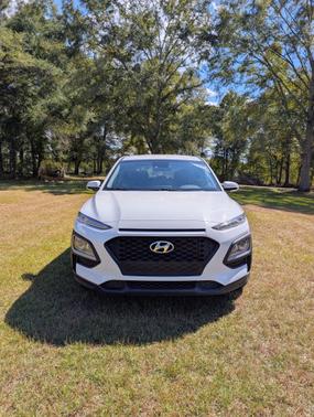 White 2021 Hyundai KONA SE