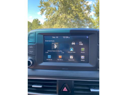White 2021 Hyundai KONA SE