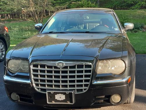 2010 Chrysler 300C Base