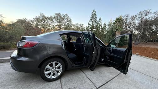 Gray 2010 Mazda Mazda3 i Touring
