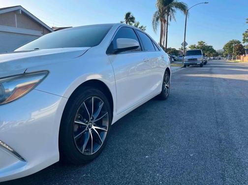 White 2016 Toyota Camry XSE