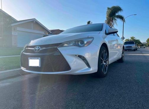 White 2016 Toyota Camry XSE