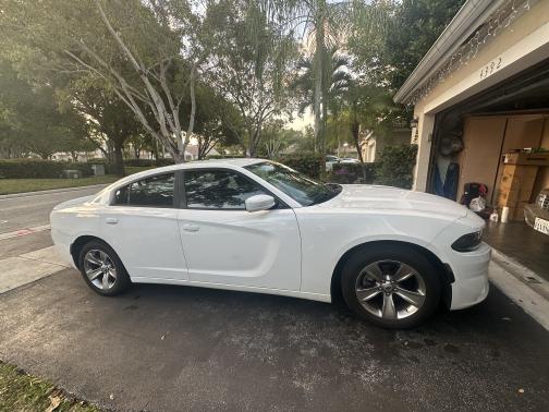 2015 Dodge Charger SE