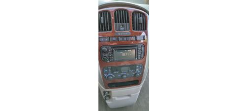 Photo 5 of 16 of 2007 Chrysler Town & Country Limited