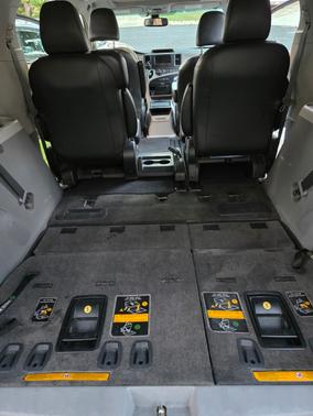 2012 Toyota Sienna SE