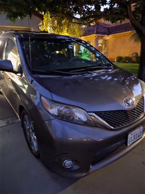 2012 Toyota Sienna SE