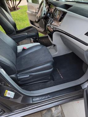 2012 Toyota Sienna SE