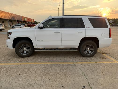 Photo 2 of 17 of 2015 Chevrolet Tahoe LT