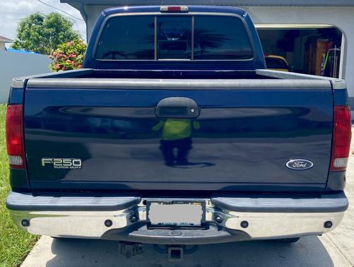 2004 Ford F-250 Lariat Crew Cab Super Duty