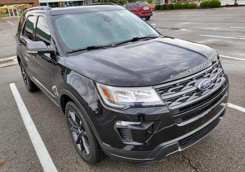 Photo 2 of 24 of 2019 Ford Explorer XLT