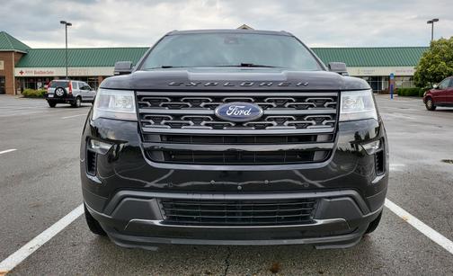 Photo 3 of 24 of 2019 Ford Explorer XLT