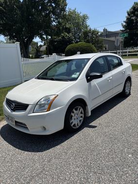 White 2012 Nissan Sentra 2.0 S