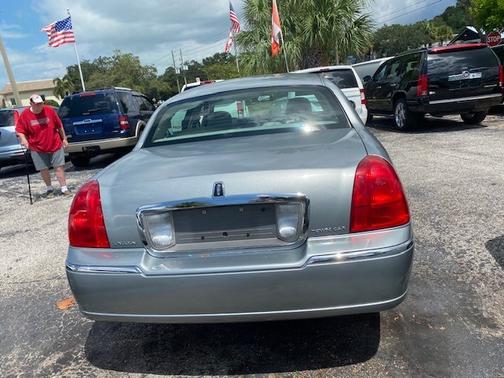 2006 Lincoln Town Car Signature