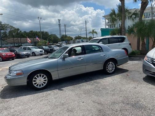 2006 Lincoln Town Car Signature