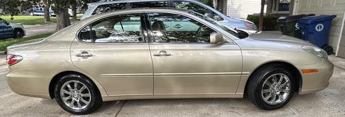 Gold 2002 Lexus ES 300 Base